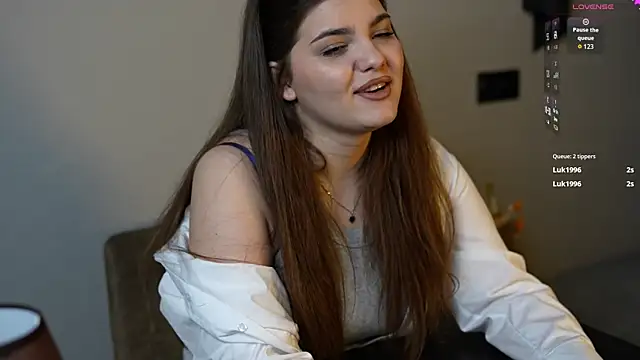 EvaNyx online show from February 9, 2026, 7:40 pm