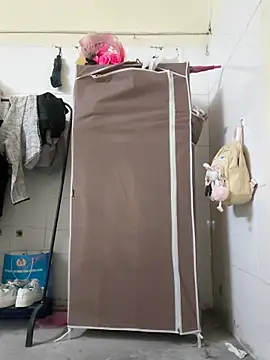 Pinks cool online show from March 23, 2026, 2:54 pm