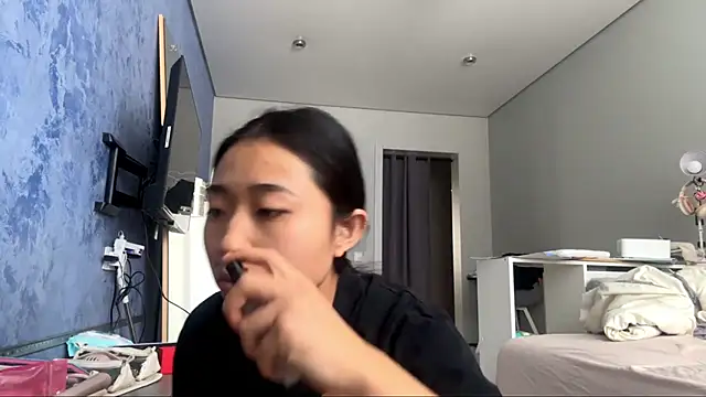 SweetMiaXO online show from February 5, 2026, 4:06 am