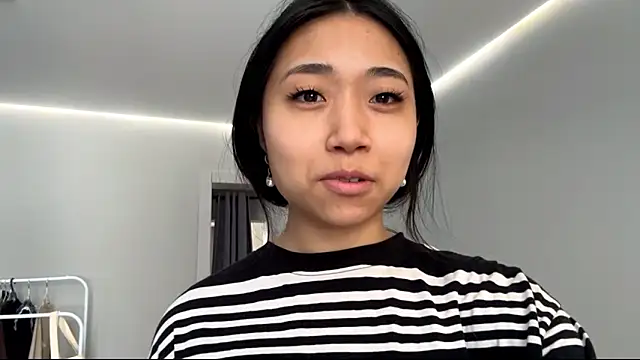 SweetMiaXO online show from March 10, 2026, 1:32 am