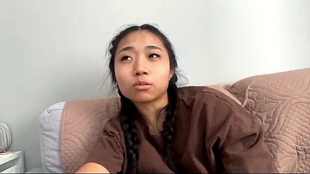 SweetMiaXO online show from March 11, 2026, 3:45 am
