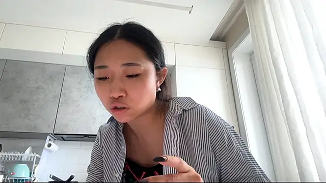 SweetMiaXO online show from March 16, 2026, 3:34 am