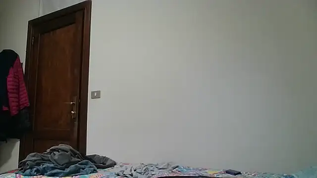 Miasexmilf online show from April 7, 2026, 5:19 am