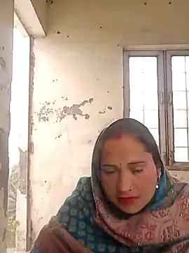 Cute-karisma1234 online show from February 26, 2026, 2:10 am