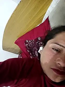 Cute-karisma1234 online show from March 1, 2026, 3:14 pm