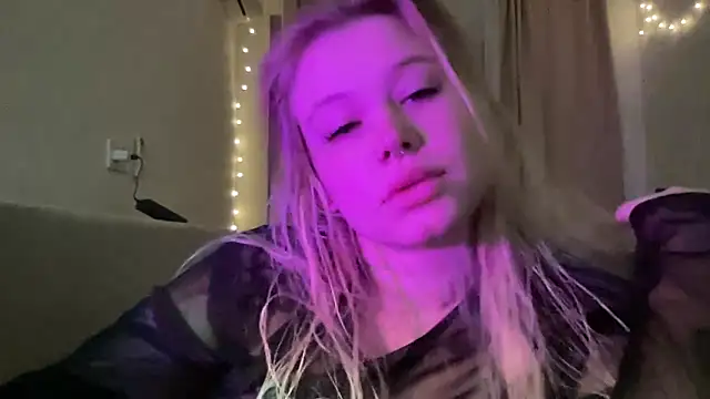 Lulu Di online show from April 2, 2026, 7:55 pm