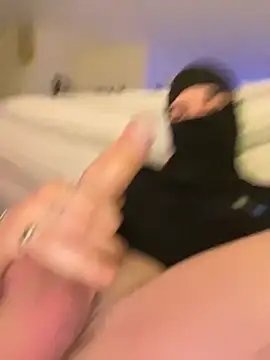 caliente6914 online show from April 9, 2026, 4:01 am