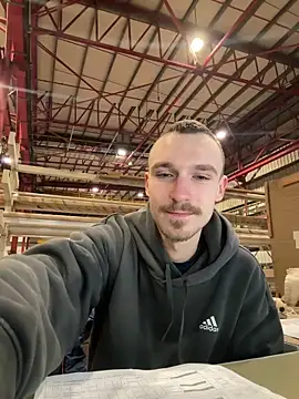 Snapshot of TheMaskShow chatting on February 9, 2026, 10:47 pm TheMaskShow online show from February 9, 2026, 10:47 pm