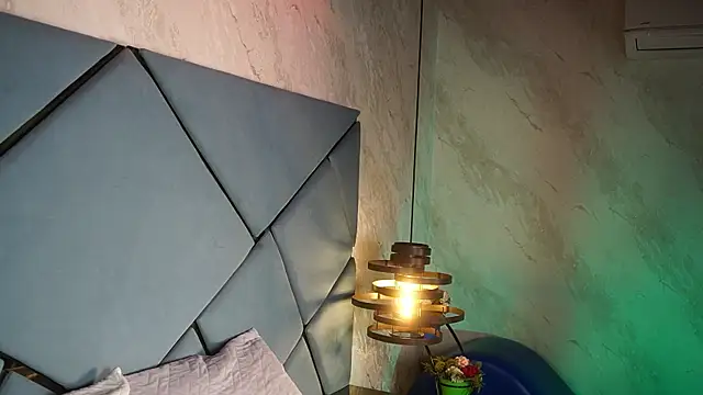 karol sm online show from April 15, 2026, 3:02 am