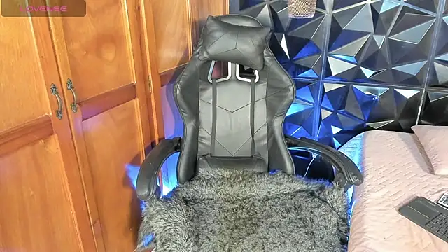 liia marin online show from February 2, 2026, 4:44 am