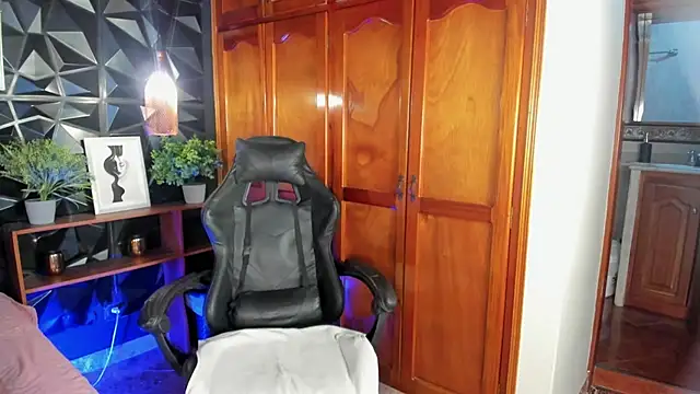 liia marin online show from April 1, 2026, 2:34 am