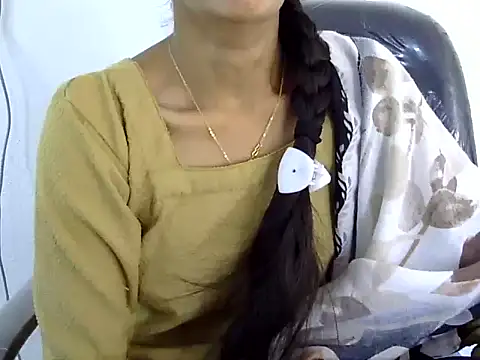Snapshot of Kulsum_S chatting on March 4, 2026, 8:20 am Kulsum S online show from March 4, 2026, 8:20 am