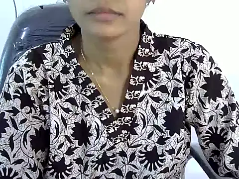Snapshot of Kulsum_S chatting on March 12, 2026, 8:42 am Kulsum S online show from March 12, 2026, 8:42 am