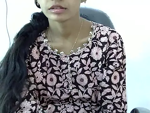 Snapshot of Kulsum_S chatting on March 13, 2026, 9:05 am Kulsum S online show from March 13, 2026, 9:05 am