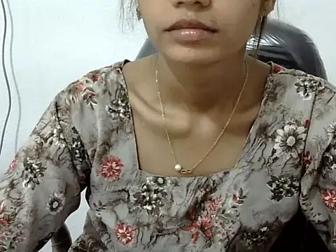 Snapshot of Kulsum_S chatting on March 17, 2026, 12:19 pm Kulsum S online show from March 17, 2026, 12:19 pm