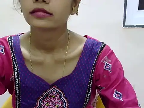 Snapshot of Kulsum_S chatting on May 15, 2026, 1:18 pm Kulsum S online show from May 15, 2026, 1:18 pm