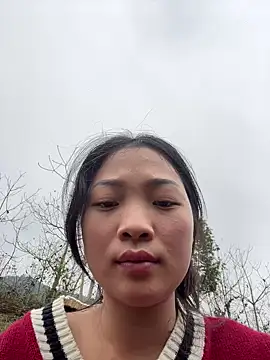 Snapshot of Lyn-be99 chatting on February 4, 2026, 5:57 am Lyn-be99 online show from February 4, 2026, 5:57 am