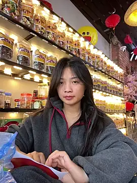 Lyn-be99 online show from March 16, 2026, 8:40 am