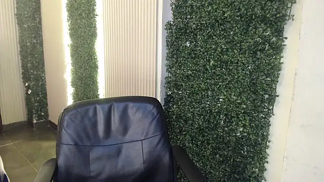 liliana pink online show from April 8, 2026, 7:19 am