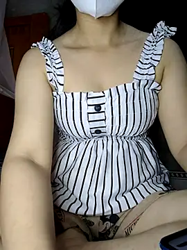 linhtay  online show from July 3, 2026, 7:31 pm