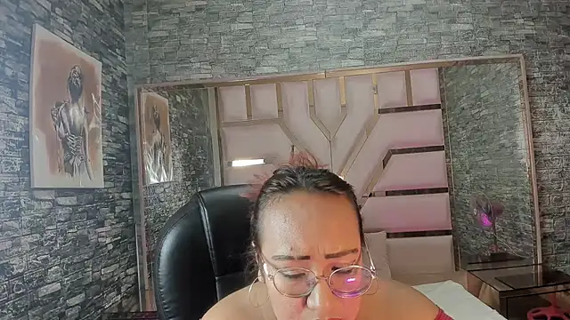 Snapshot of Shara_Oz chatting on April 11, 2026, 3:00 am Shara Oz online show from April 11, 2026, 3:00 am