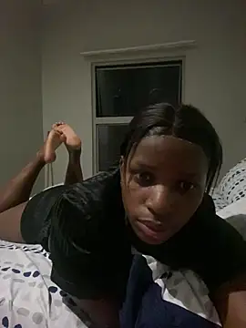 Snapshot of PrimaDonnaxx chatting on February 10, 2026, 9:19 pm PrimaDonnaxx online show from February 10, 2026, 9:19 pm