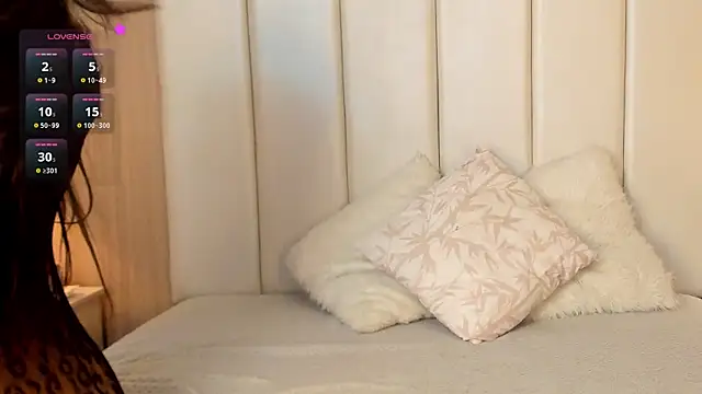 Leah McCartney online show from February 26, 2026, 12:26 pm