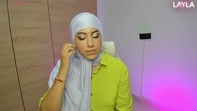 LAY LA  online show from March 7, 2026, 10:18 pm