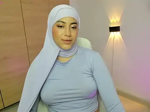 LAY LA  online show from March 21, 2026, 9:40 pm