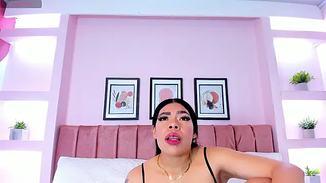 Sophia Salem online show from February 12, 2026, 12:00 pm