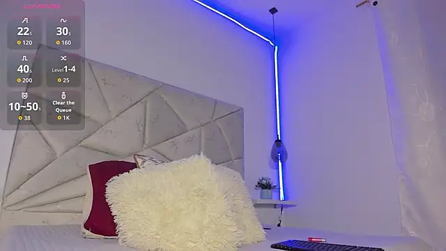 Alejandraa Ruiz10 online show from February 26, 2026, 11:15 pm