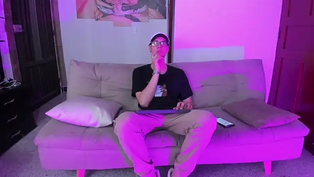 Snapshot of Vlad__night chatting on February 27, 2026, 3:28 am Vlad night online show from February 27, 2026, 3:28 am