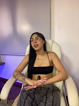 scarlett pinkk1 online show from March 3, 2026, 5:02 am