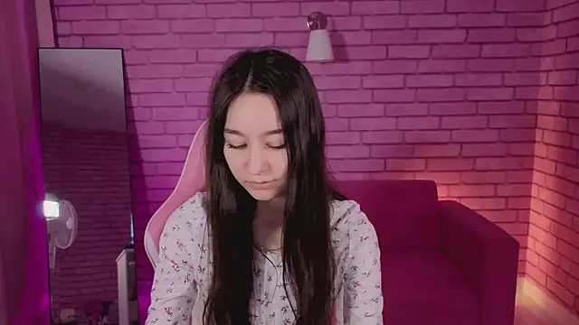 Nicole Brownie online show from February 17, 2026, 8:33 am