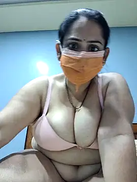 diyam4002 online show from February 21, 2026, 11:44 am