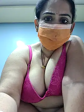 diyam4002 online show from February 25, 2026, 9:30 am