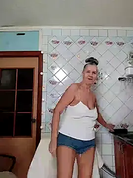 lukerya online show from February 15, 2026, 5:37 am