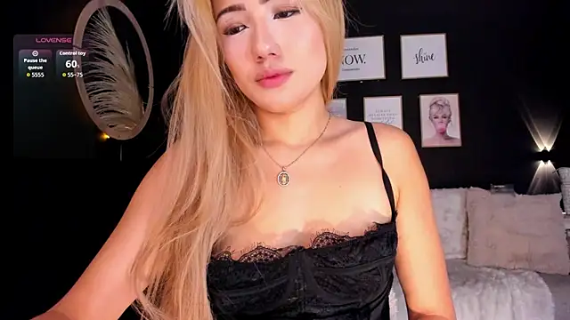 Isa cortes  online show from May 27, 2026, 2:58 pm