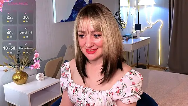 Snapshot of Oliiviaa_ chatting on February 18, 2026, 8:21 am Oliiviaa online show from February 18, 2026, 8:21 am