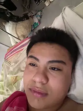 Snapshot of andresmahecha777 chatting on February 7, 2026, 2:32 pm andresmahecha777 online show from February 7, 2026, 2:32 pm