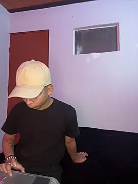 bliinkii and luka  online show from April 1, 2026, 1:34 pm