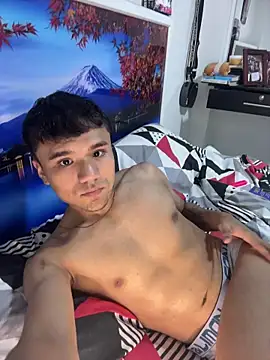 CreamKingg online show from February 11, 2026, 5:12 am