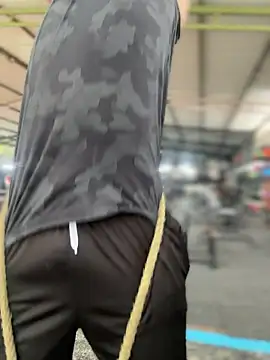 CreamKingg online show from April 8, 2026, 7:36 pm