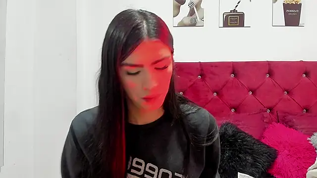 Isabella Moon9 online show from February 10, 2026, 11:25 am