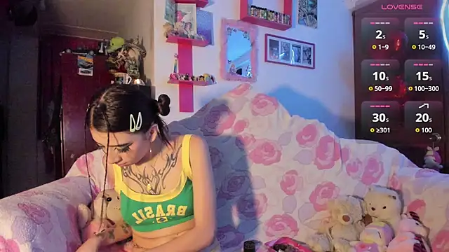 Snapshot of Rebecahart chatting on February 15, 2026, 4:20 am Rebecahart online show from February 15, 2026, 4:20 am