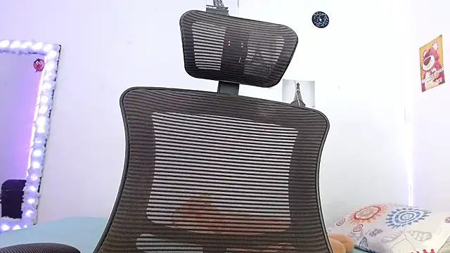 Snapshot of Lolitaa__VIP chatting on February 4, 2026, 7:42 pm Lolitaa VIP online show from February 4, 2026, 7:42 pm