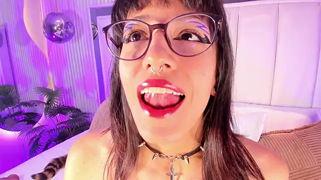 ViolettaColinss online show from March 20, 2026, 11:37 am