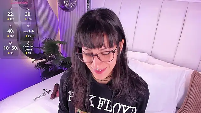 ViolettaColinss online show from May 5, 2026, 11:40 am