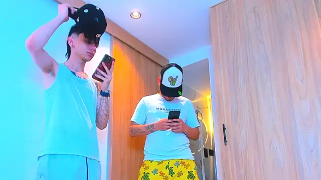 Snapshot of TheBatMansion chatting on February 8, 2026, 9:07 pm TheBatMansion online show from February 8, 2026, 9:07 pm