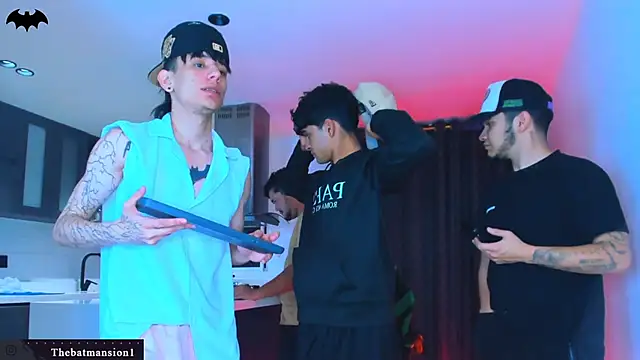 Snapshot of TheBatMansion chatting on February 24, 2026, 1:25 am TheBatMansion online show from February 24, 2026, 1:25 am